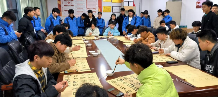 機(jī)電汽車工程系舉辦“翰墨歌盛世，青春頌黨恩”校園書法大賽初賽