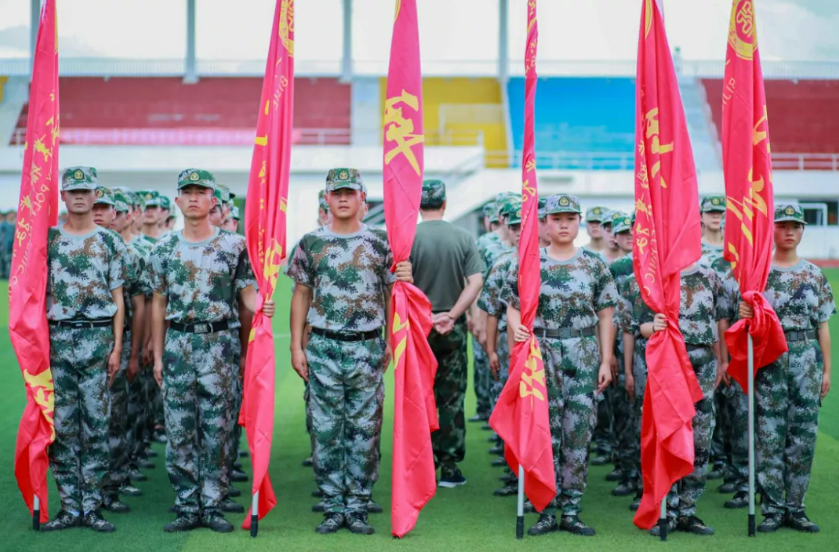 當(dāng)迷彩邂逅青春，記錄工職院軍訓(xùn)生活