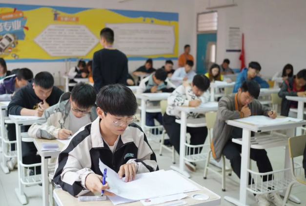 畢節(jié)工業(yè)職業(yè)技術(shù)學(xué)院直播銷售員、計(jì)算機(jī)維修工職業(yè)技能等級(jí)認(rèn)定考核工作圓滿完成